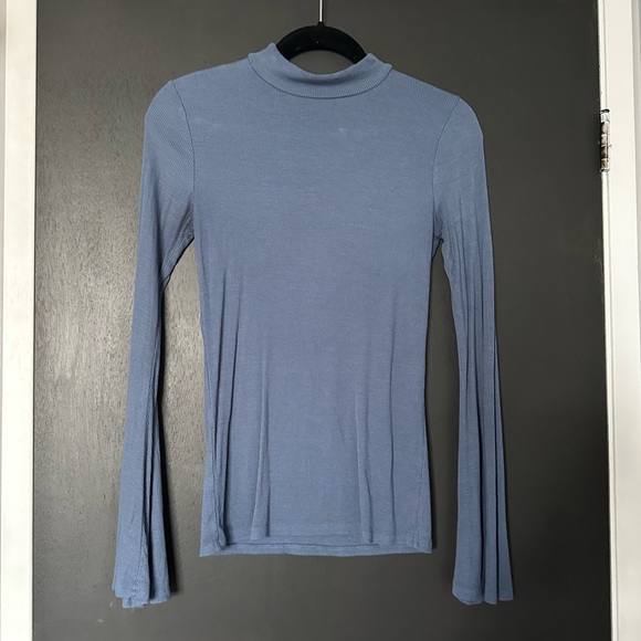 Abercrombie & Fitch Tops - A&F Soft Bell Sleeve Blue Long Sleeve - Size Medium
